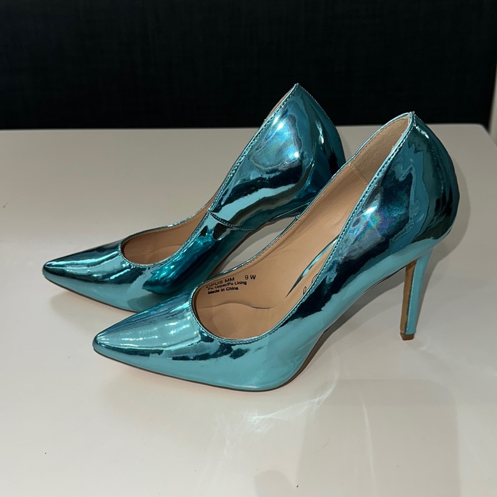 Penny love Kenny metallic blue heels size 9W